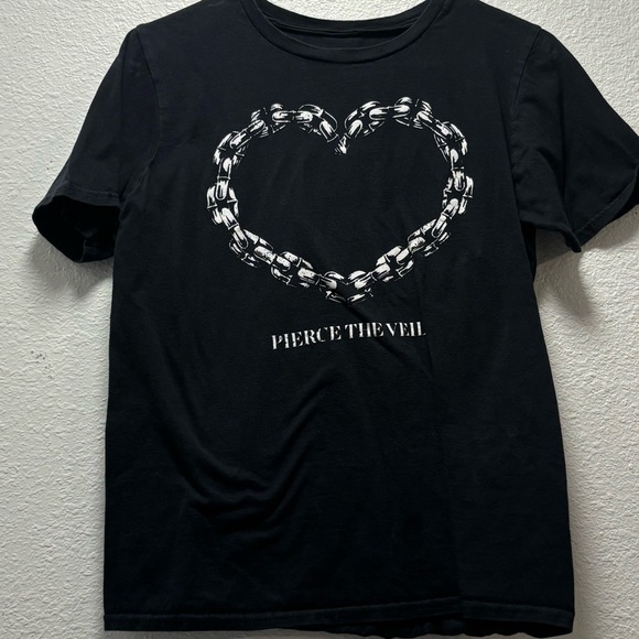 Pierce The Veil T-Shirt - Picture 2 of 4